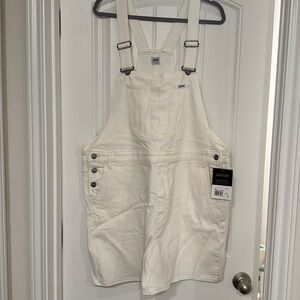 Short overalls